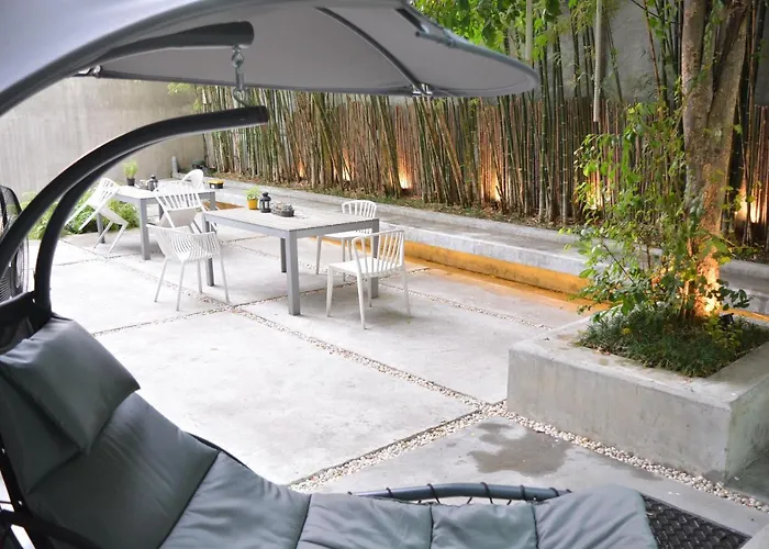 Hostal Rezt Bangkok